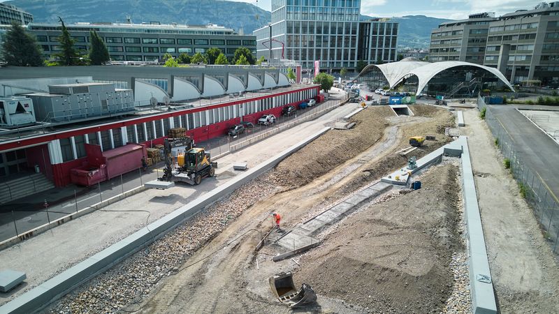 Remise à ciel ouvert de la Drize, PAV, Genève – Secteur Boissonnas : réalisation du lit de la rivière – Loris von Siebenthal